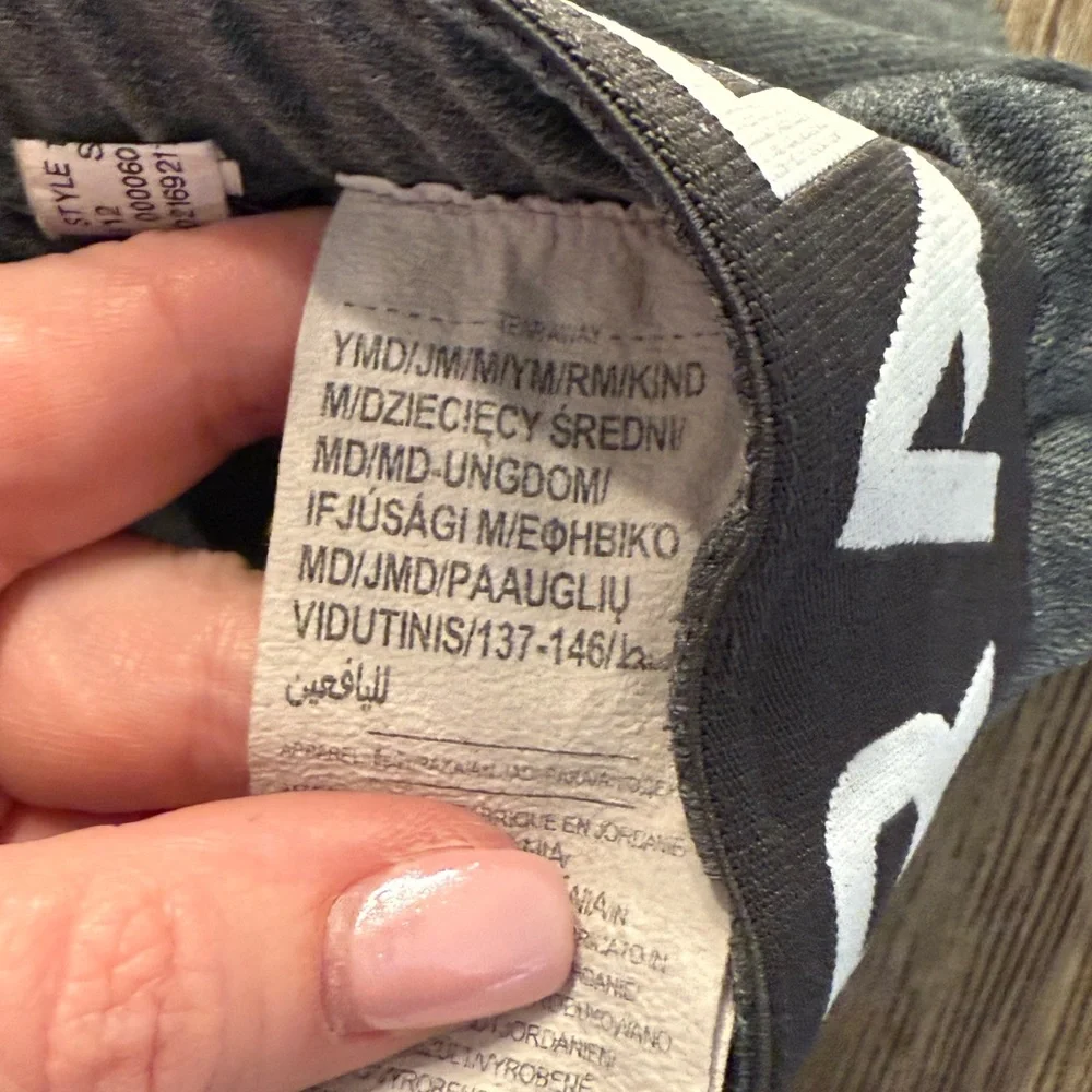 Under Armour Gray Athletic Shorts with Elastic Waistband - Picture 5 of 5